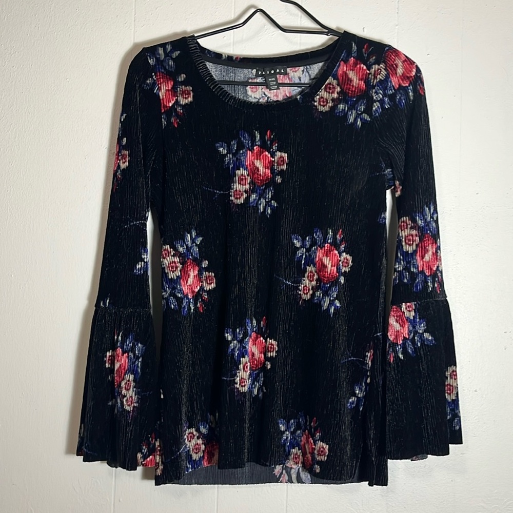 Tribal blouse with bell sleeves XS